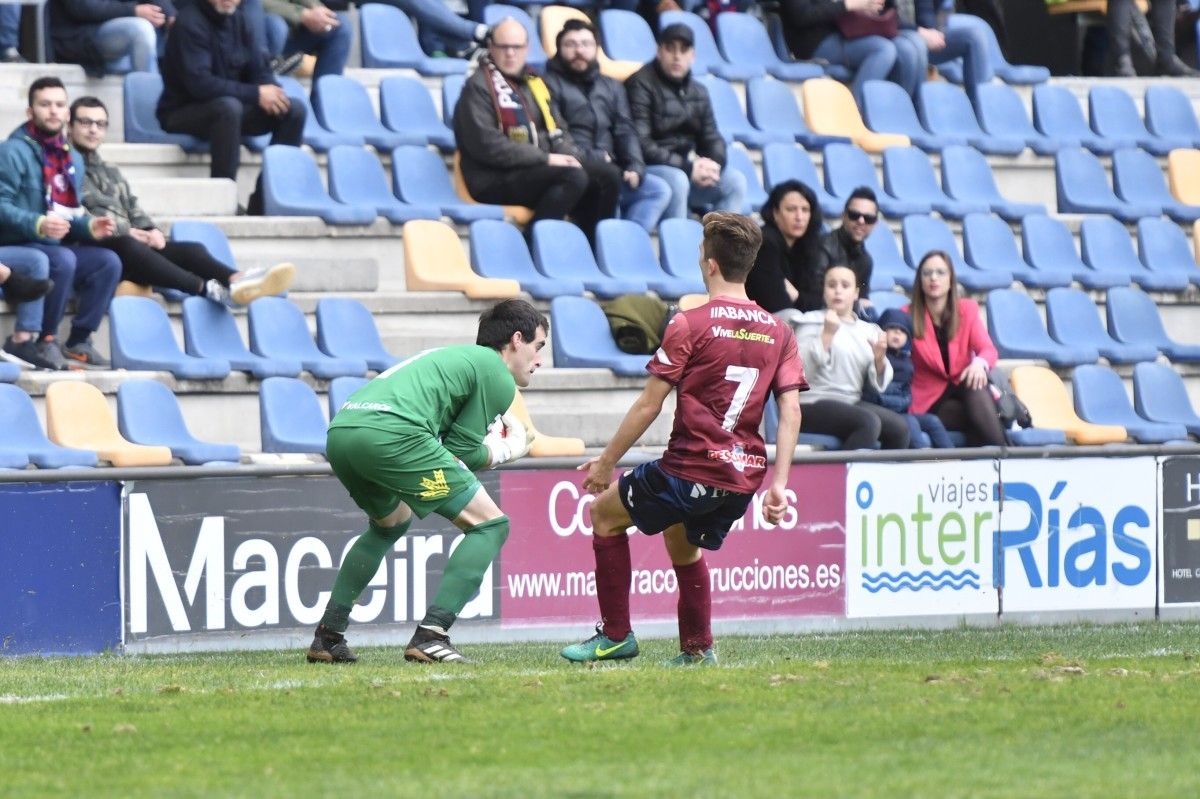 Partido entre Pontevedra e Ponferradina en Pasarón