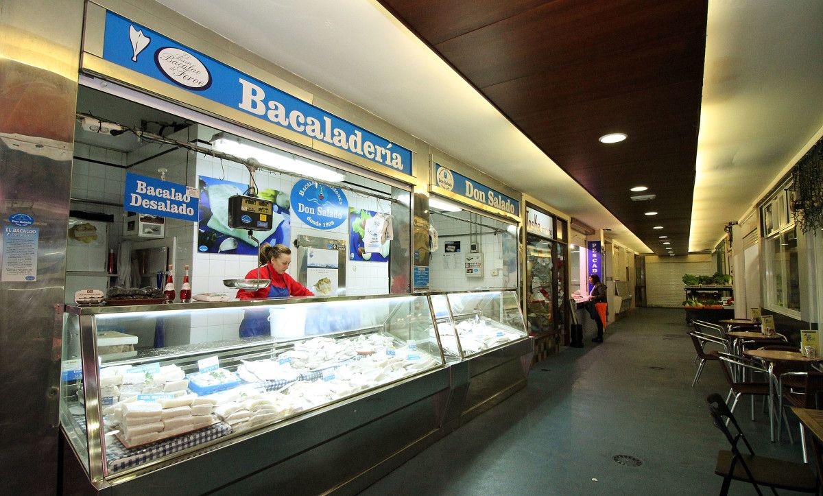 Los locales de la galería Virgen del Camino se ven afectados por el estado de las instalaciones