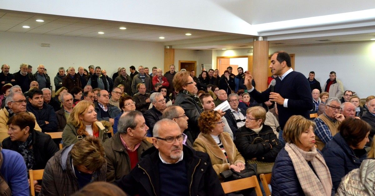 Ángel Moldes, portavoz do PP de Poio, mantén unha asemblea veciñal