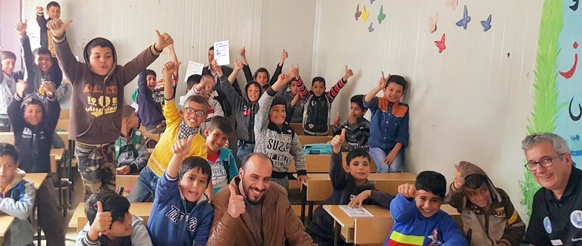 Voluntarios de la Escola de Xadrez de Pontevedra en el campo de refugiados de Azraq (Jordania)