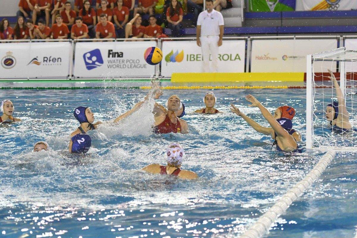 Partido de la Liga Mundial de Waterpolo entre España y Hungría