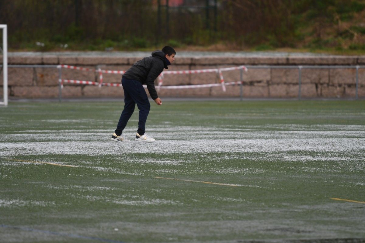 Granizada en el campo de fútbol de Monte Porreiro