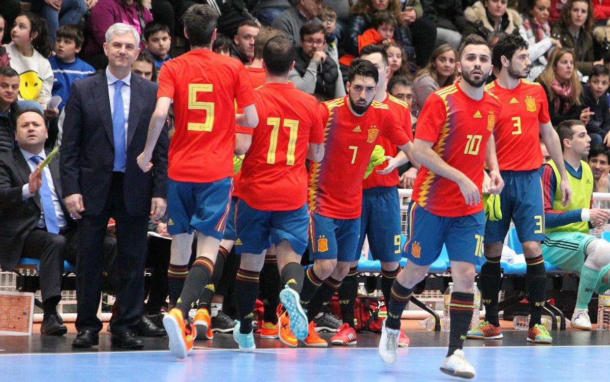 Amigable entre España e Finlandia no Municipal