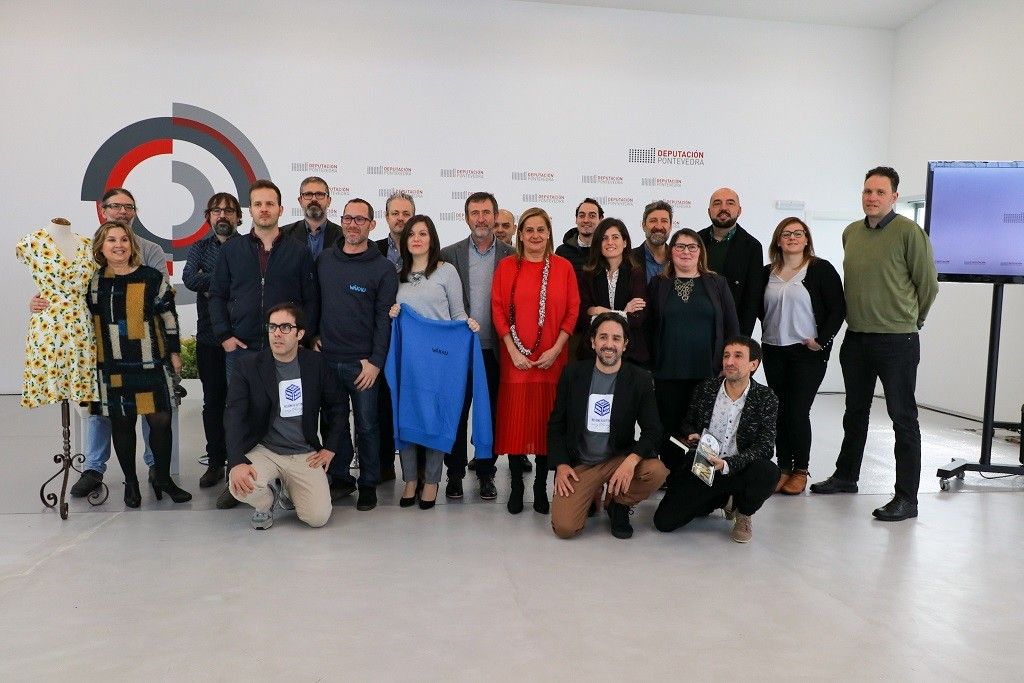 Participantes na primeira edición do coworking do polígono de Barro