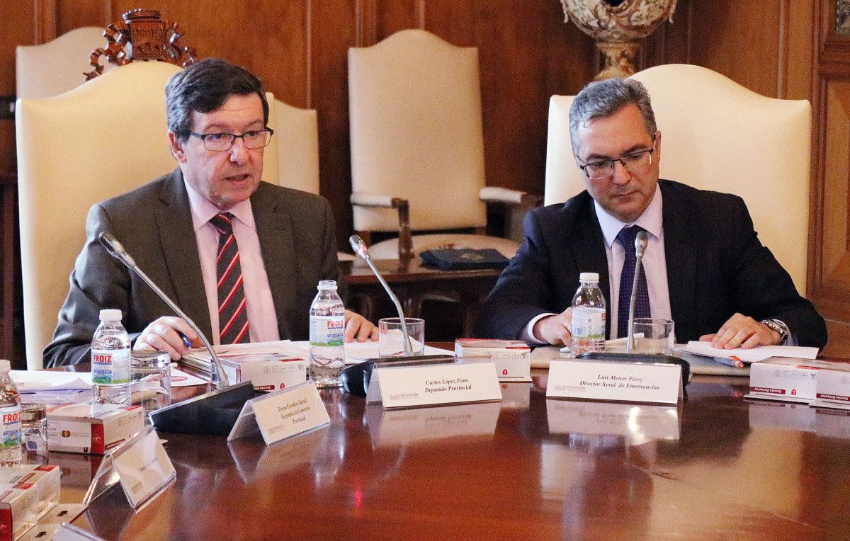 Carlos López Font, deputado provincial, con Luis Menor, director xeral de Emerxencias