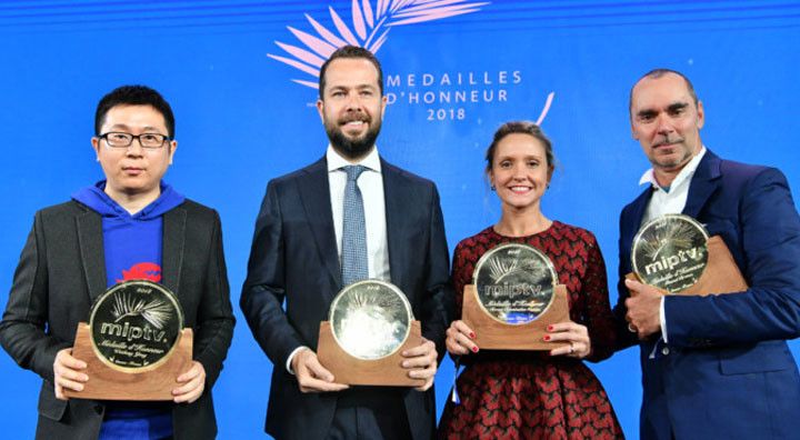 Teresa Fernández-Valdés, tras recibir la medalla de honor en Cannes