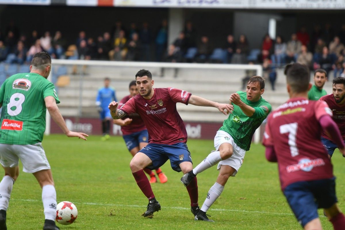 Partido entre Pontevedra y Guijuelo en Pasarón