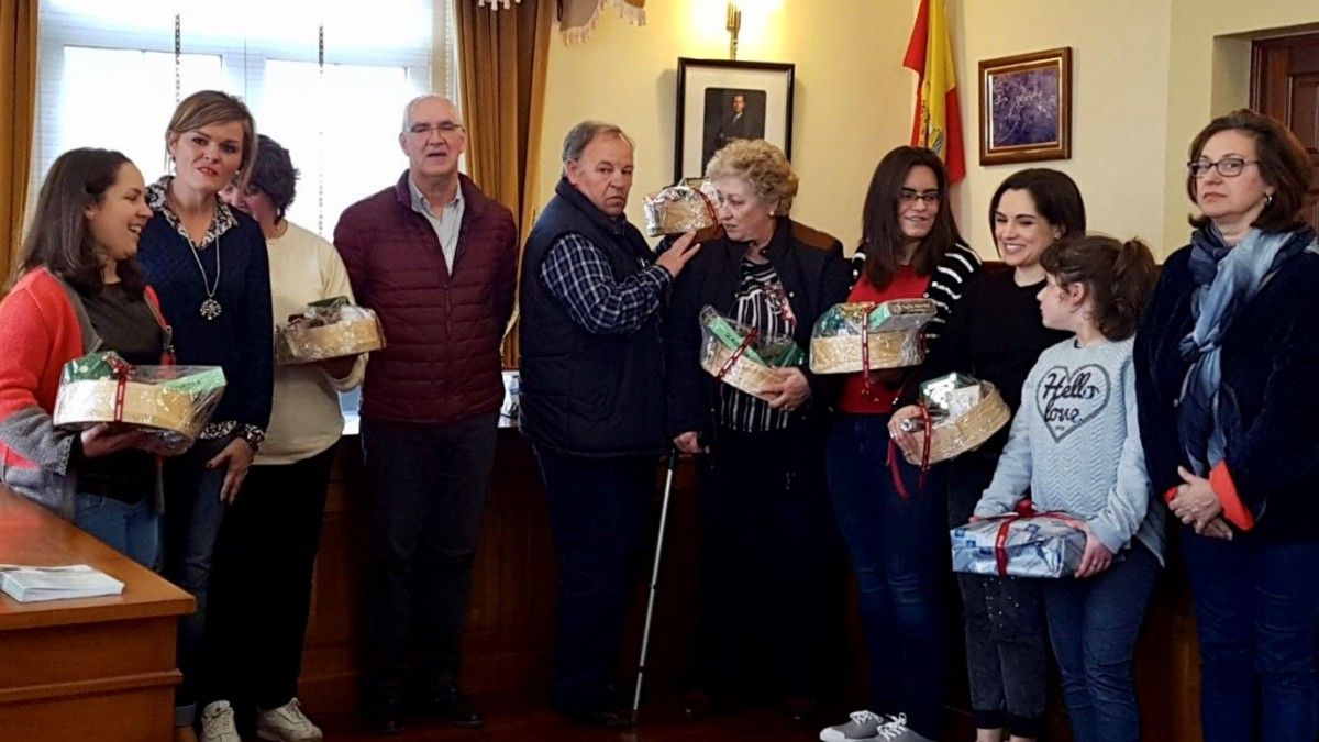Ganadores del primer premio "Tecendo Lazos"