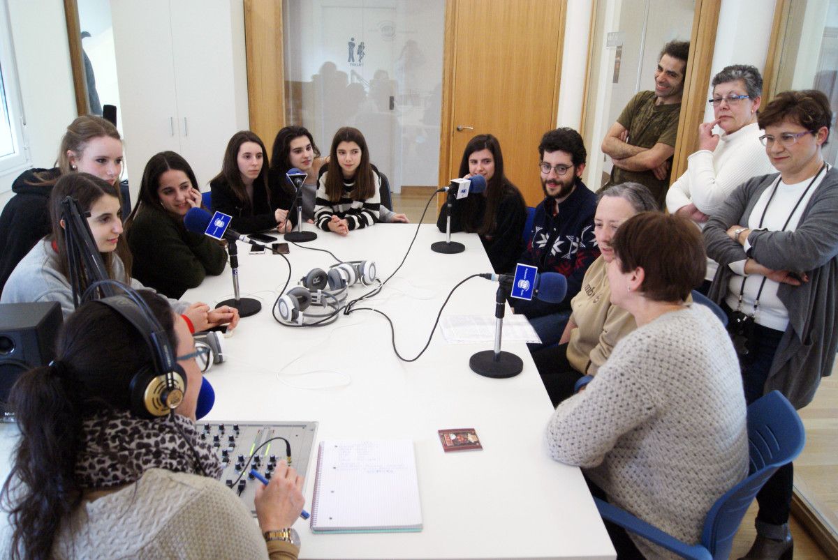 Conversas na Ferrería con estudantes e profesores pontevedreses e italianos
