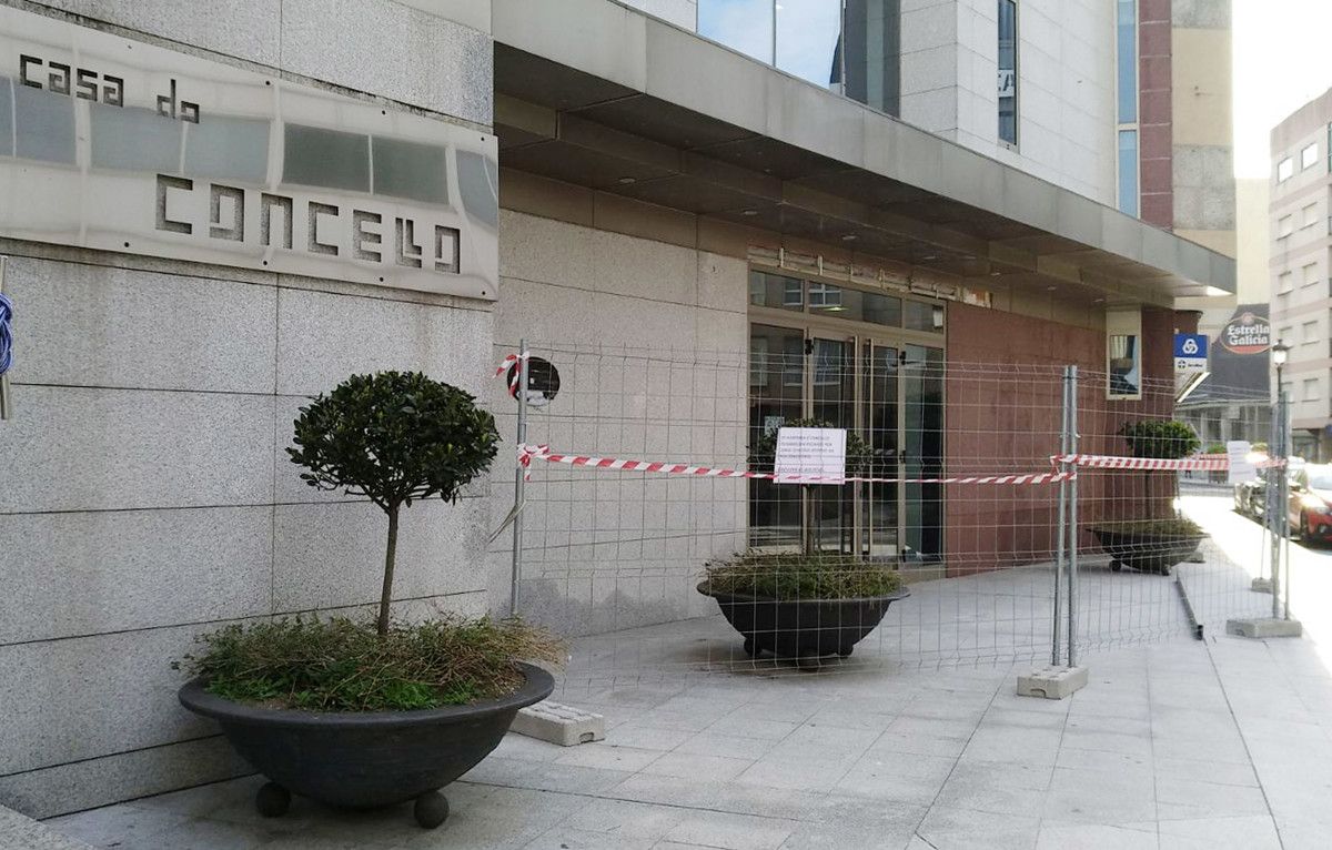 Acceso á Casa Consistorial de Sanxenxo