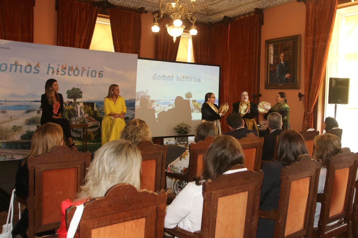 Acción promocional de 'Somos historias' en Porto