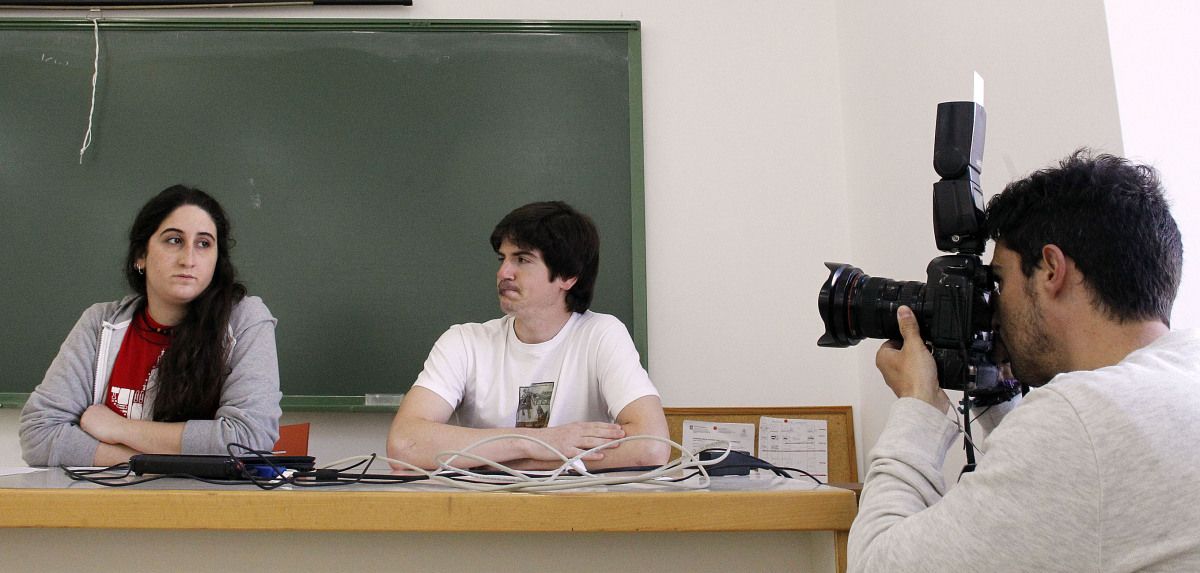 Rebeca Cambeiro y Diego Iglesias, portavoces de la asamblea de alumnos de Restauración