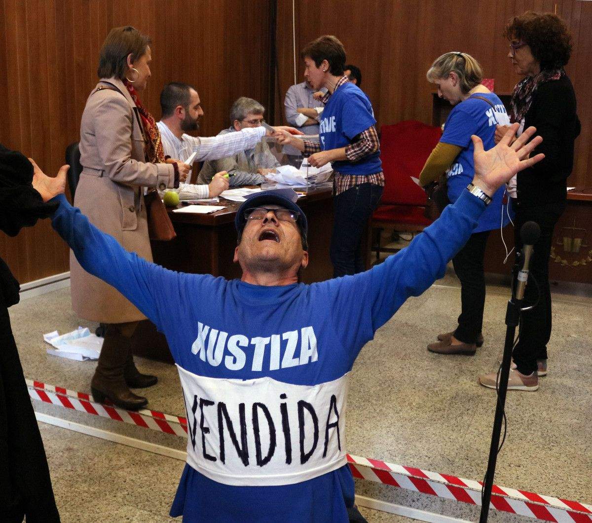 Tensión en las votaciones sobre la huelga de los funcionarios de Justicia