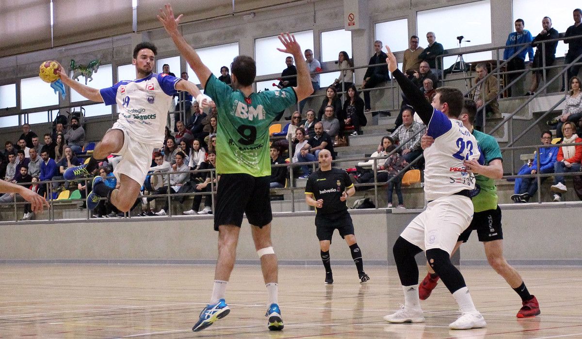 Partido entre Cisne e Ikasa BM Madrid no CGTD