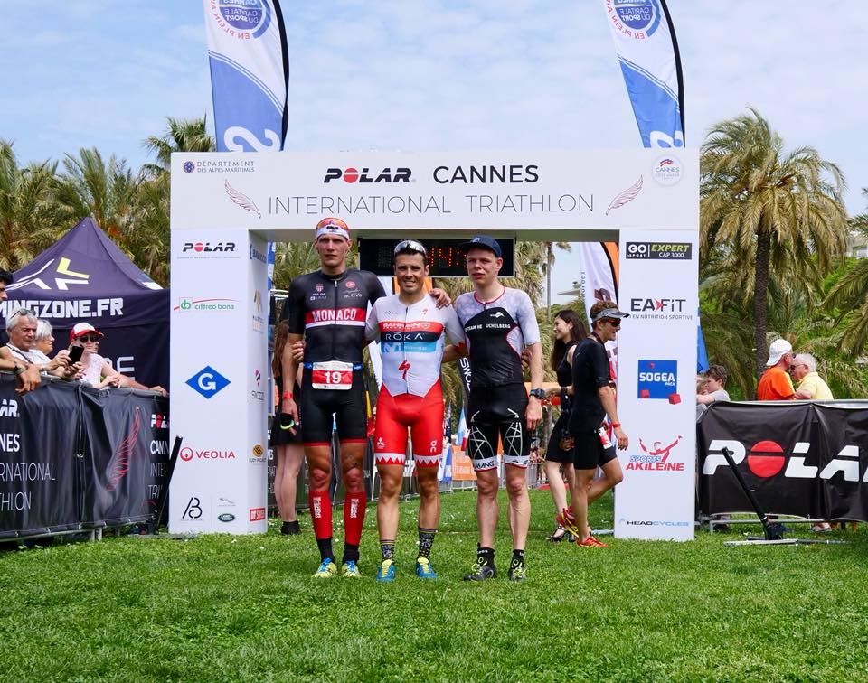 Javi Gómez Noya tras vencer en el Cannes International Triathlon