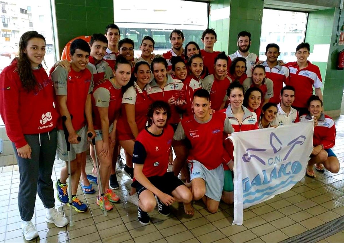 Equipo do Galaico tras vencer na Liga Galega de División de Honra