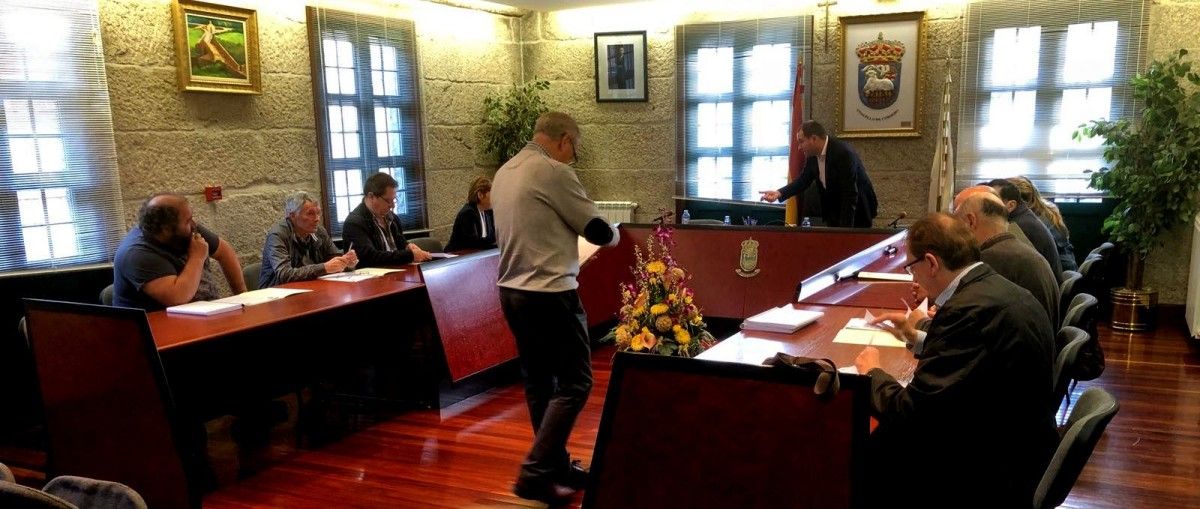 Sinatura en Cerdedo-Cotobade das axudas para depósitos de auga