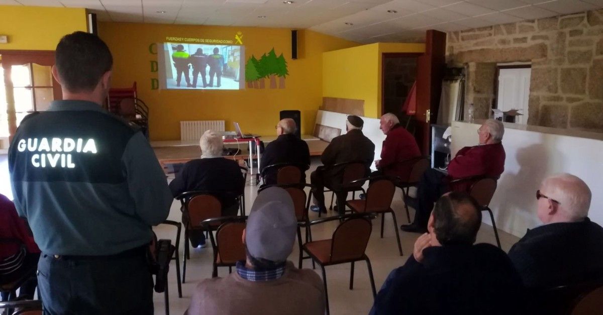 Charla do Plan Maior de Seguridade da Garda Civil na Casa do Pobo da Lama