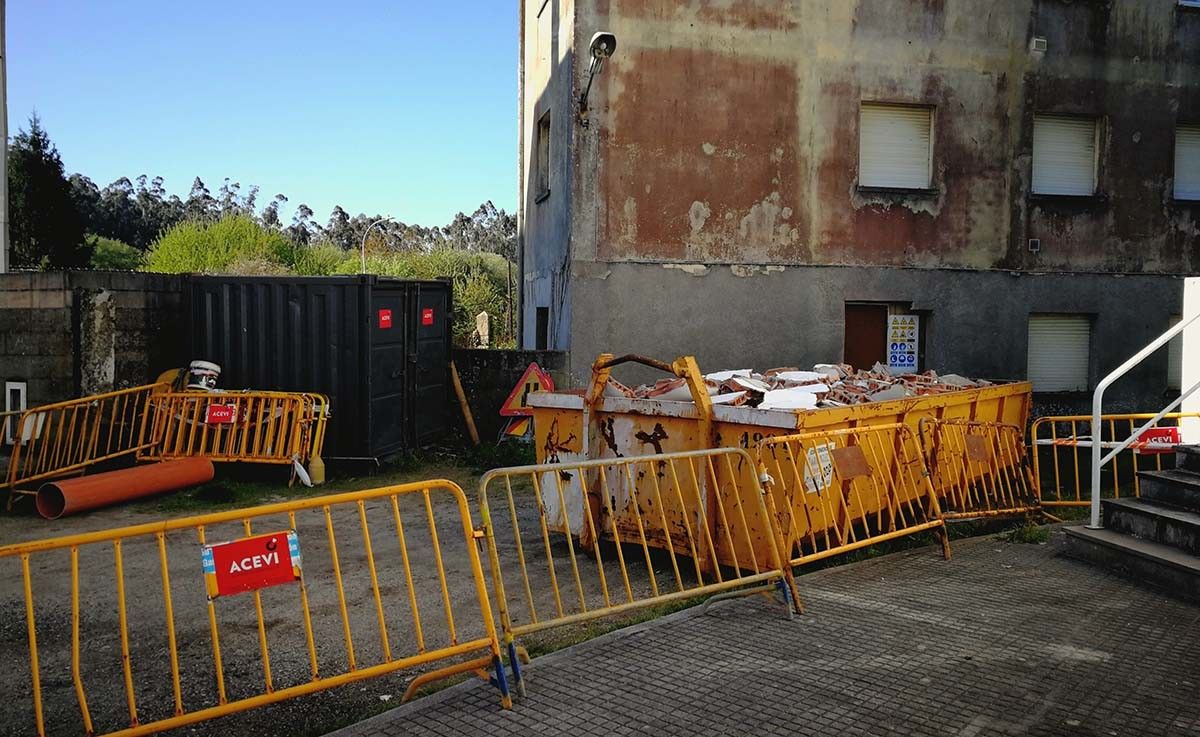Obras para acondicionar as oficinas dos servizos sociais de Cuntis