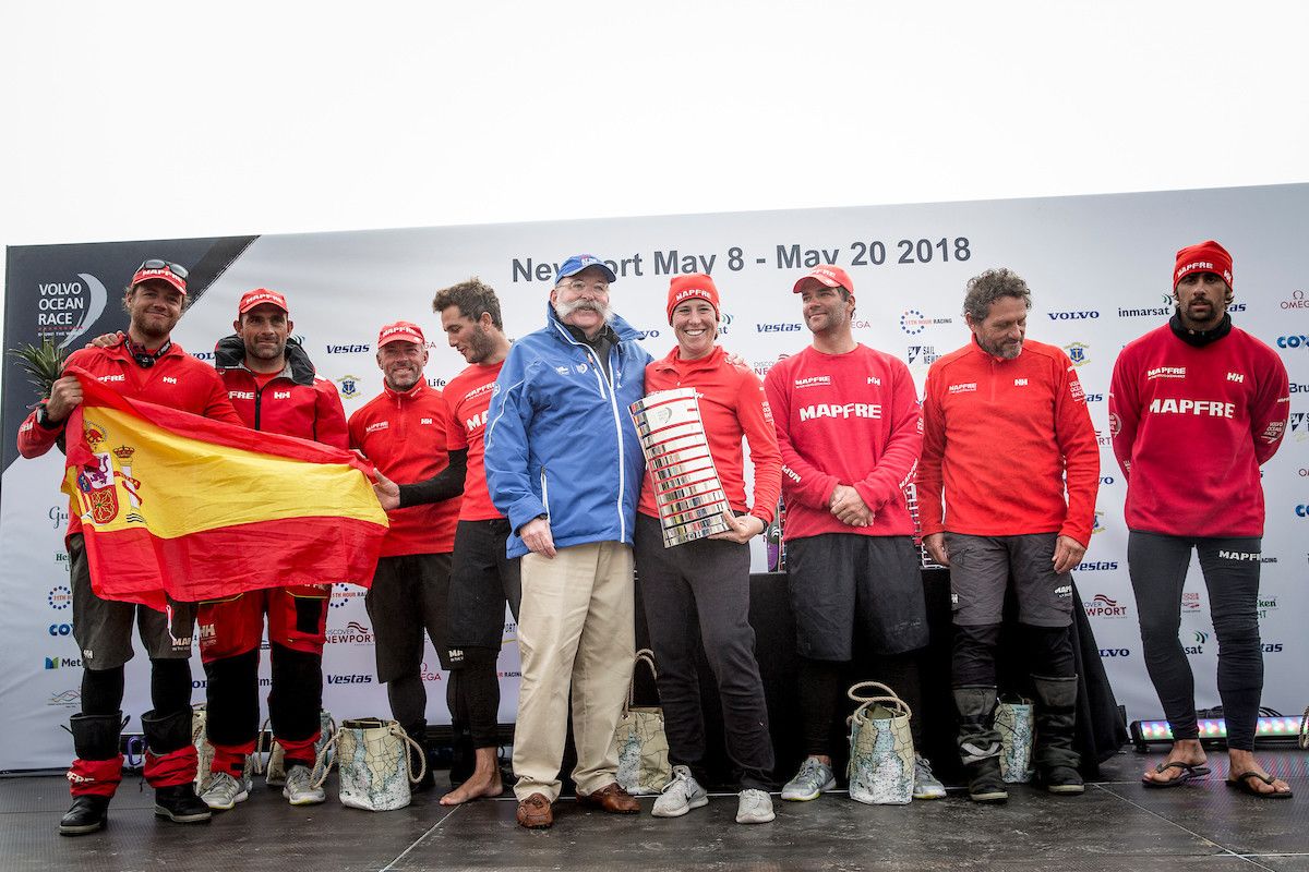 El Mapfre celebra la victoria en la Etapa 8 de la Volvo Ocean Race