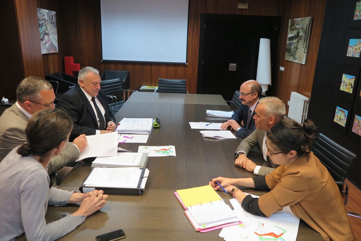 Reunión entre representantes del Concello y de la ONCE