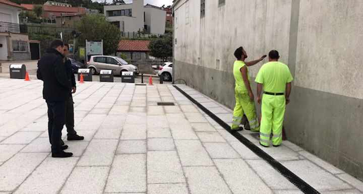 Obras de reforma da Praza do Concello, en Cerdedo