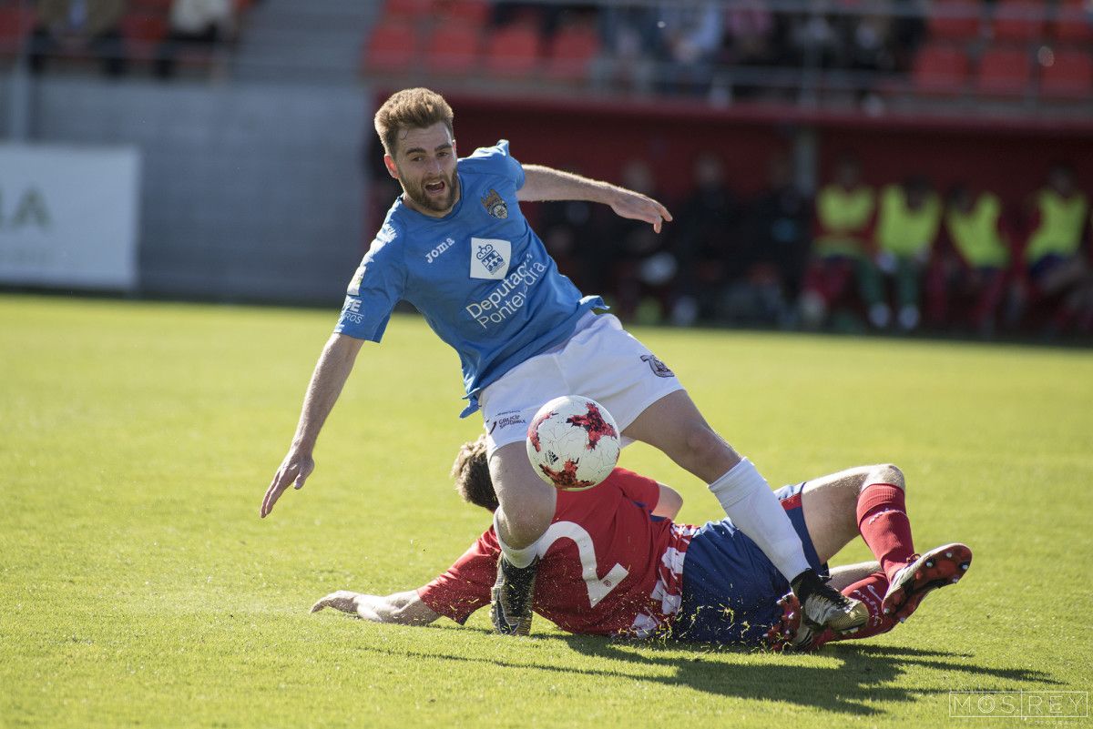 Álex González, en el partido entre Atlético de Madrid B y Pontevedra