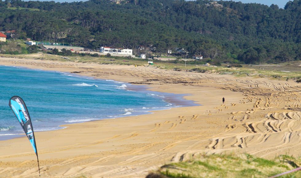Praia da Lanzada co mar en calma