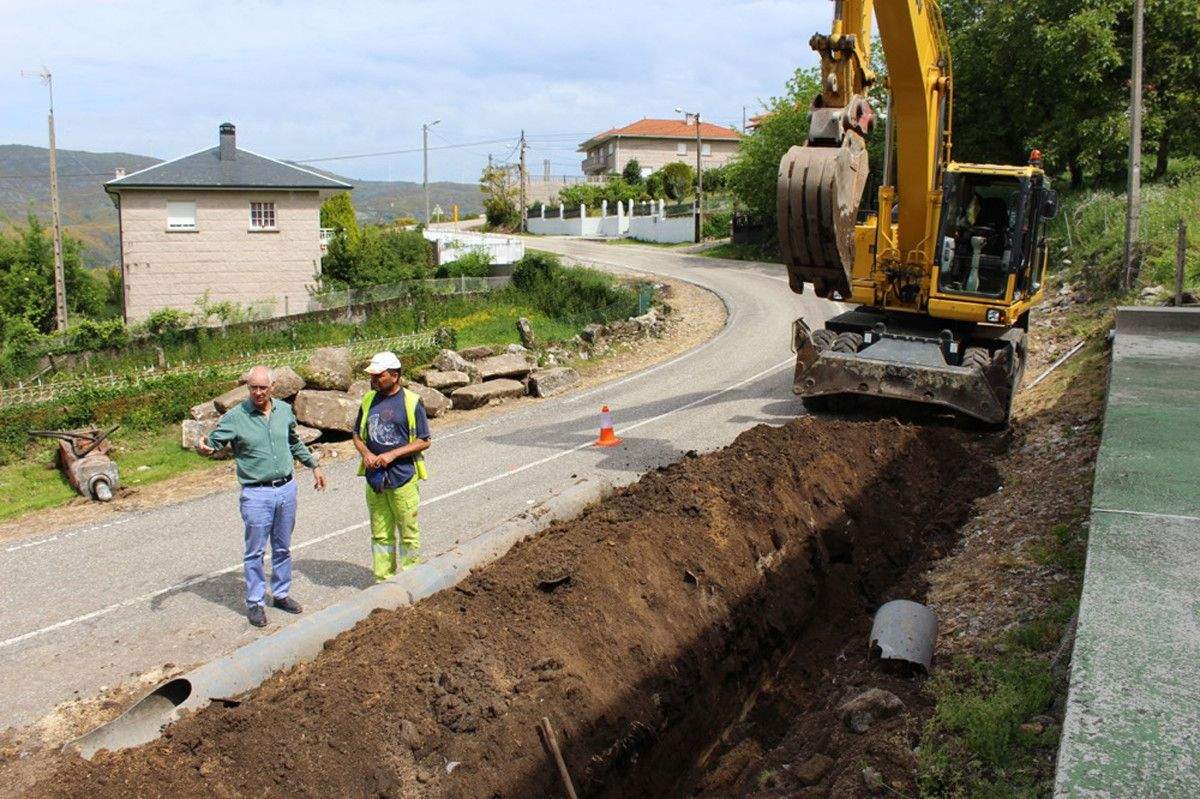 Jorge Canda visita as obras da PO-235