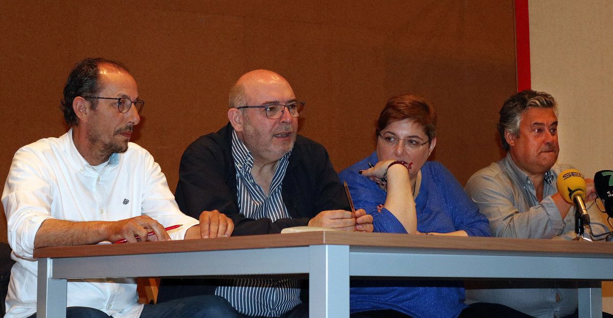 Representantes del Comité de empresa del Centro de Mayores de Campolongo