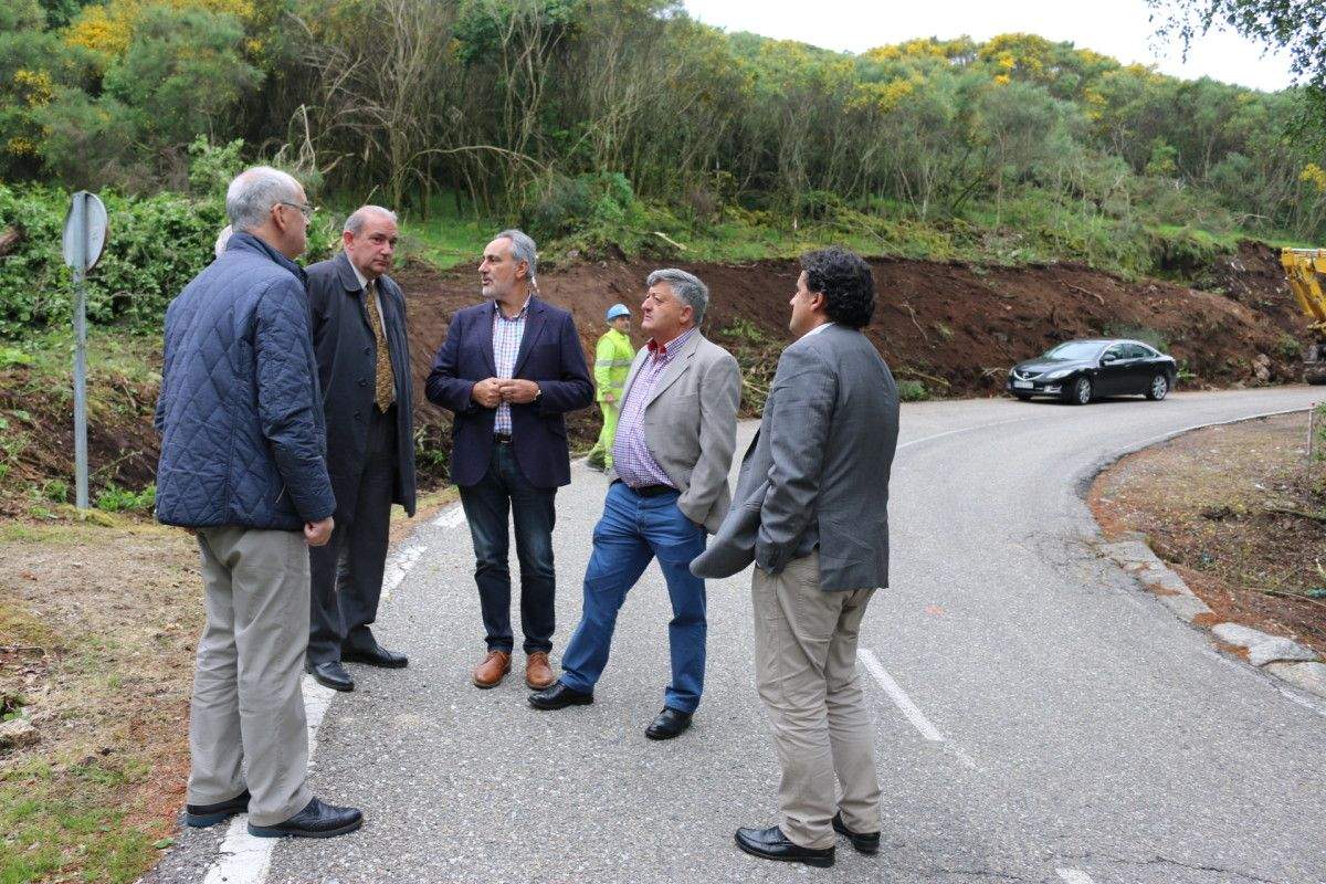 Visita oficial a la primera fase de las obras de mejora de la carretera PO-235 en A Lama