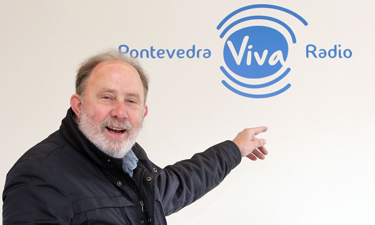 Tino Domínguez presenta "El club de la esquina" en PontevedraViva Radio