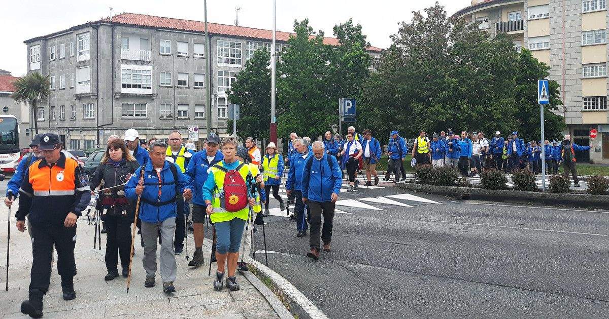 Participantes no Reto 'Camiña pola Diabetes 2018' ao seu paso por Pontevedra