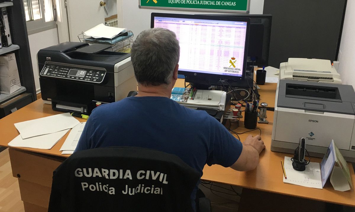 Axente do equipo da Policía Xudicial de Cangas