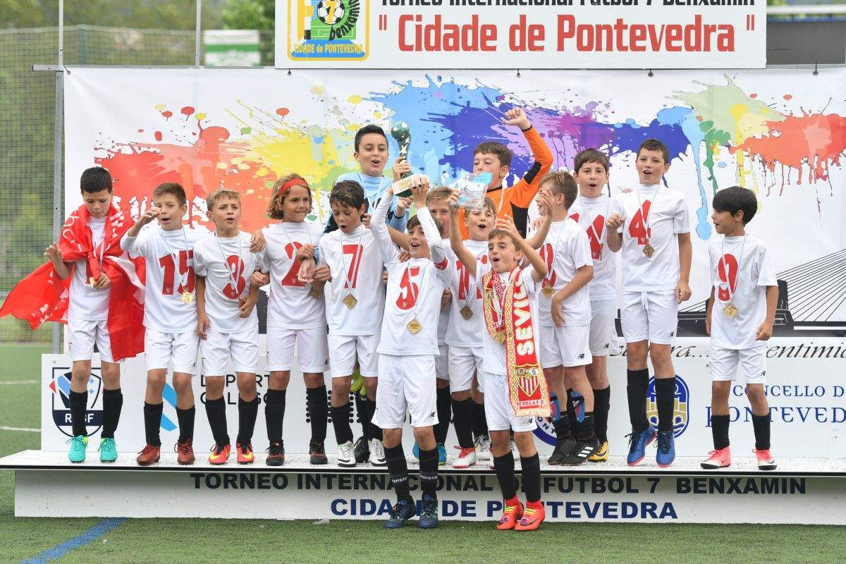 Final y entrega de Trofeos del "XX Torneo Internacional de Fútbol-7 Benxamín Cidade de Pontevedra"