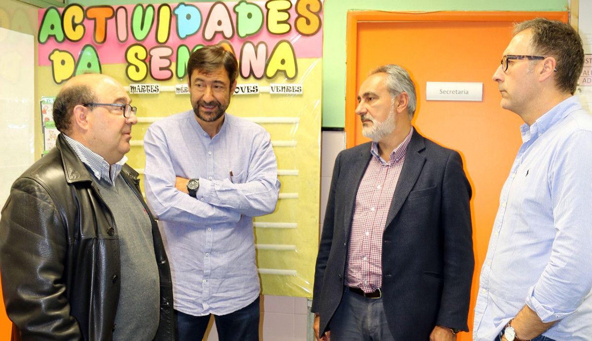 Visita de autoridades educativas ao colexio Manuel Vidal Portela