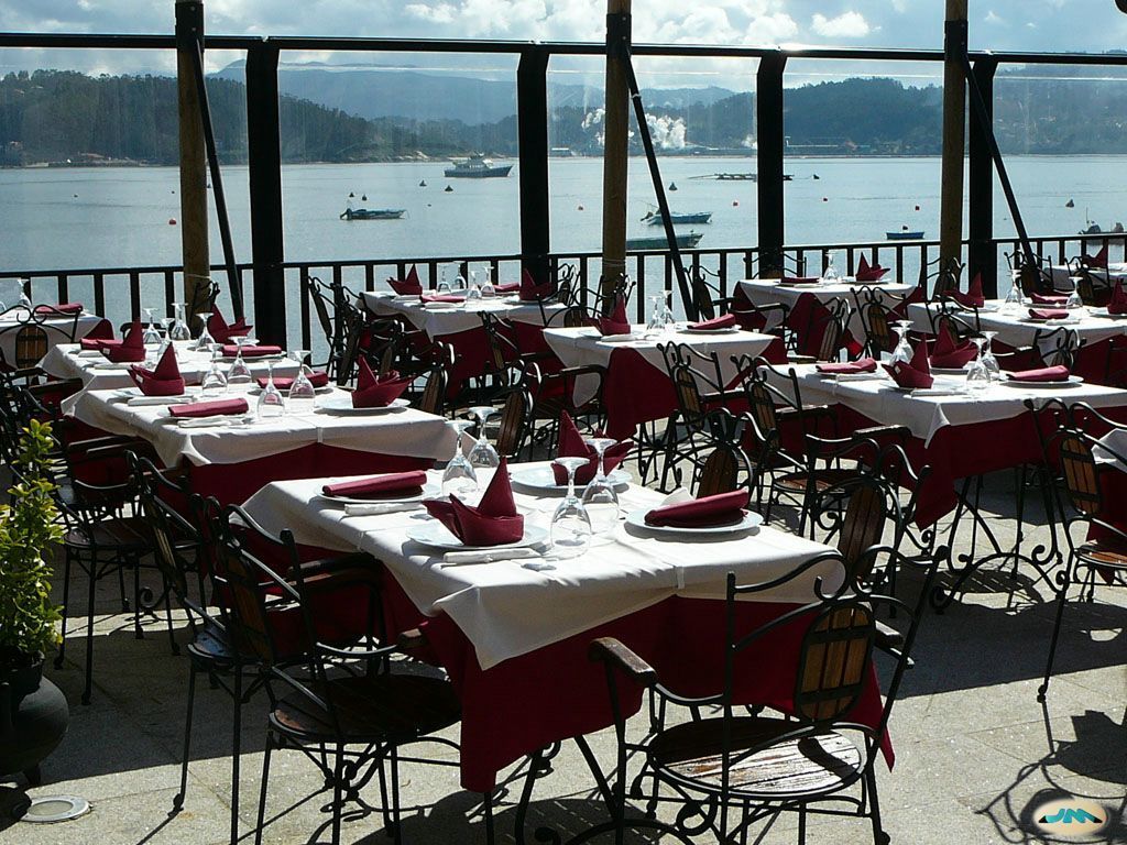 Terraza dun restaurante en Combarro