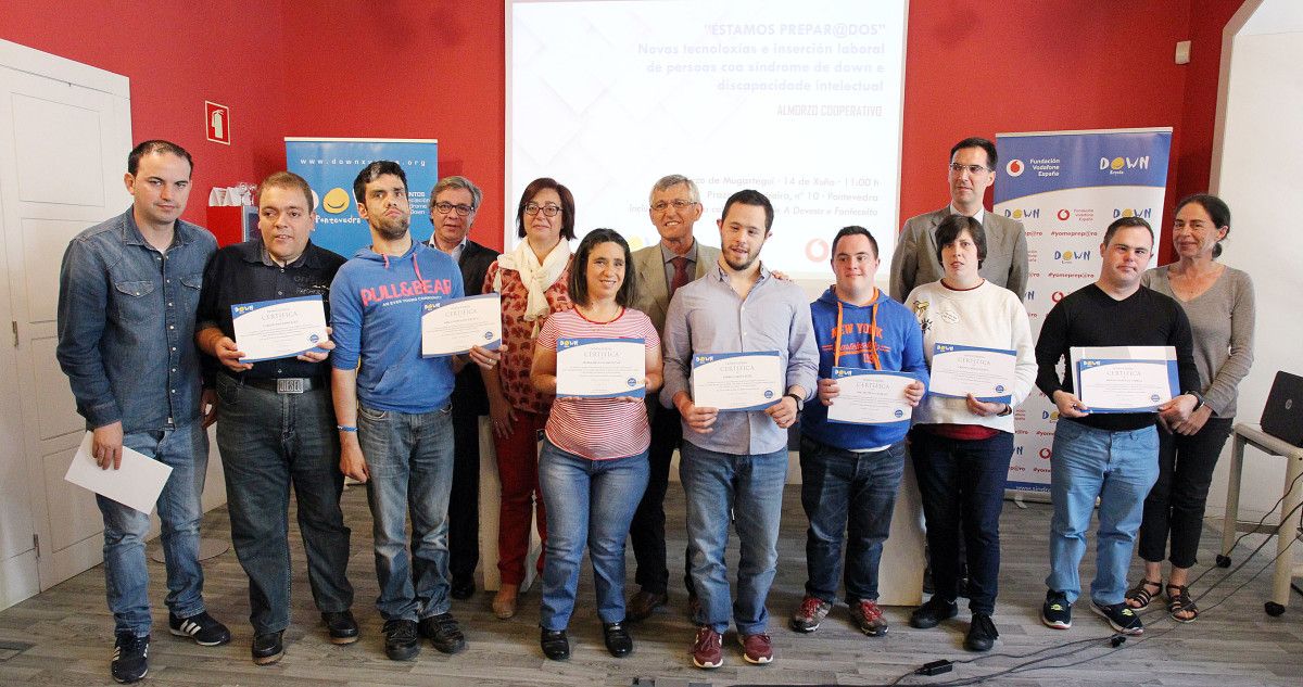 Entrega de diplomas a oito mozos con discapacidade intelectual do programa 'Yo me preparo'