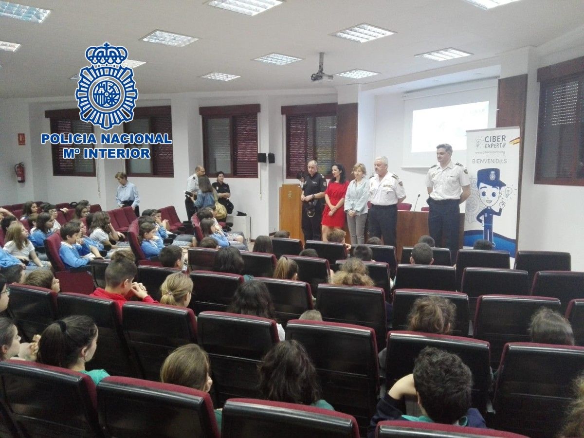 Entrega del carnet de ciberexperto a escolares de los colegios Inmaculada Concepción y San Narciso de Marín