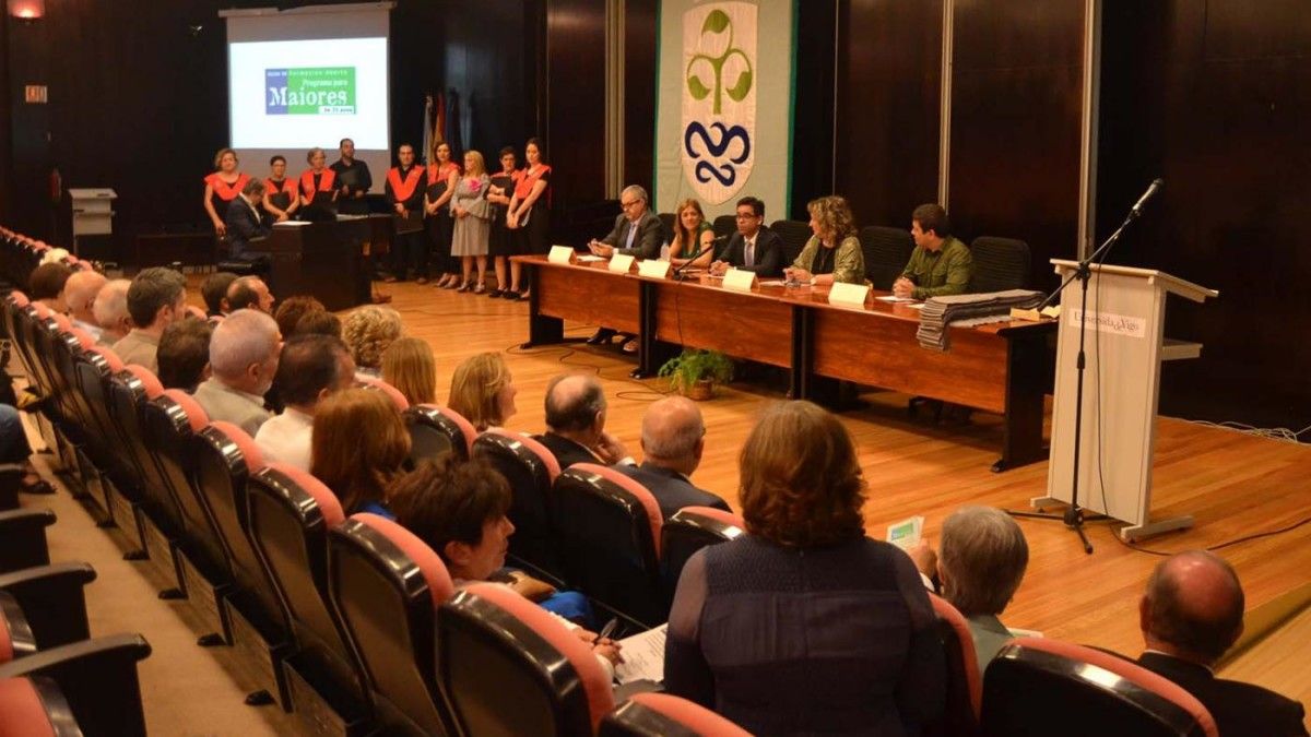 El alumnado del Programa para Mayores festejó el final de un ciclo formativo