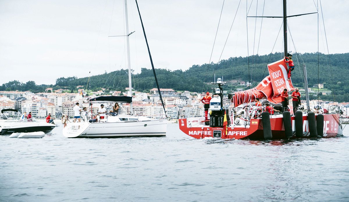 Llegada del Desafío Mapfre a Sanxenxo