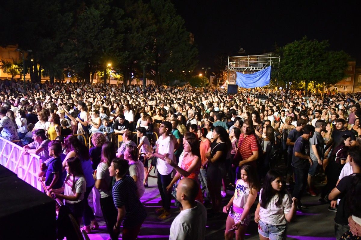 Público asistente ao concerto de Henry Méndez e Fernandisco DJ