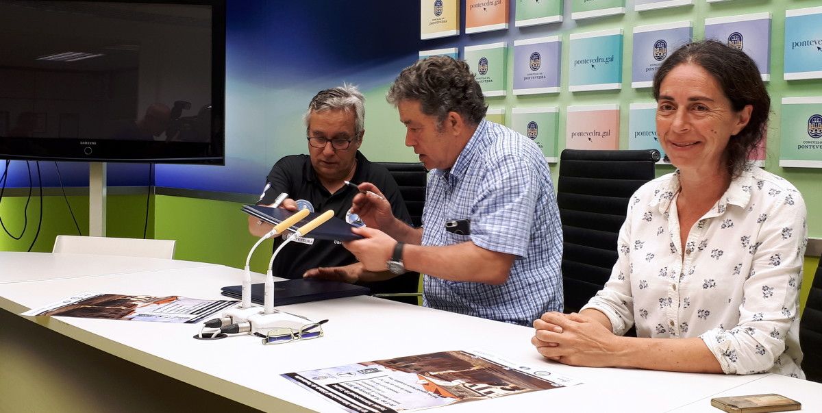 Firma del convenio entre el Concello de Pontevedra y la Escola Xadrez Pontevedra