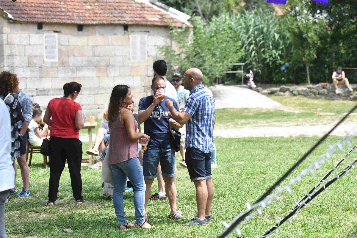 Celebración festiva en el parque del Gafos
