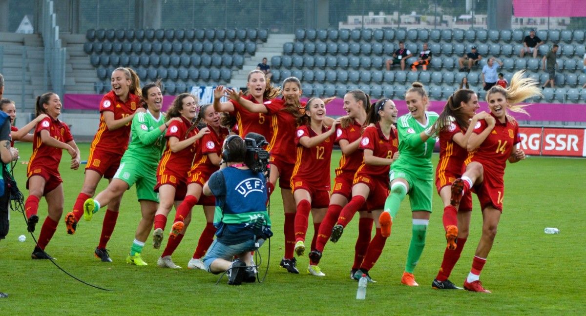 La Selección Española Sub-19 celebra el título europeo