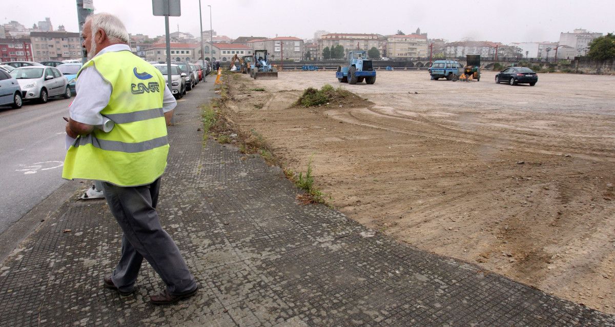 Obras en el estacionamiento disausorio frente al Pabellón de Deportes