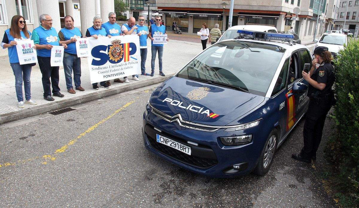 Protesta do SUP ante o edificio xudicial da Parda
