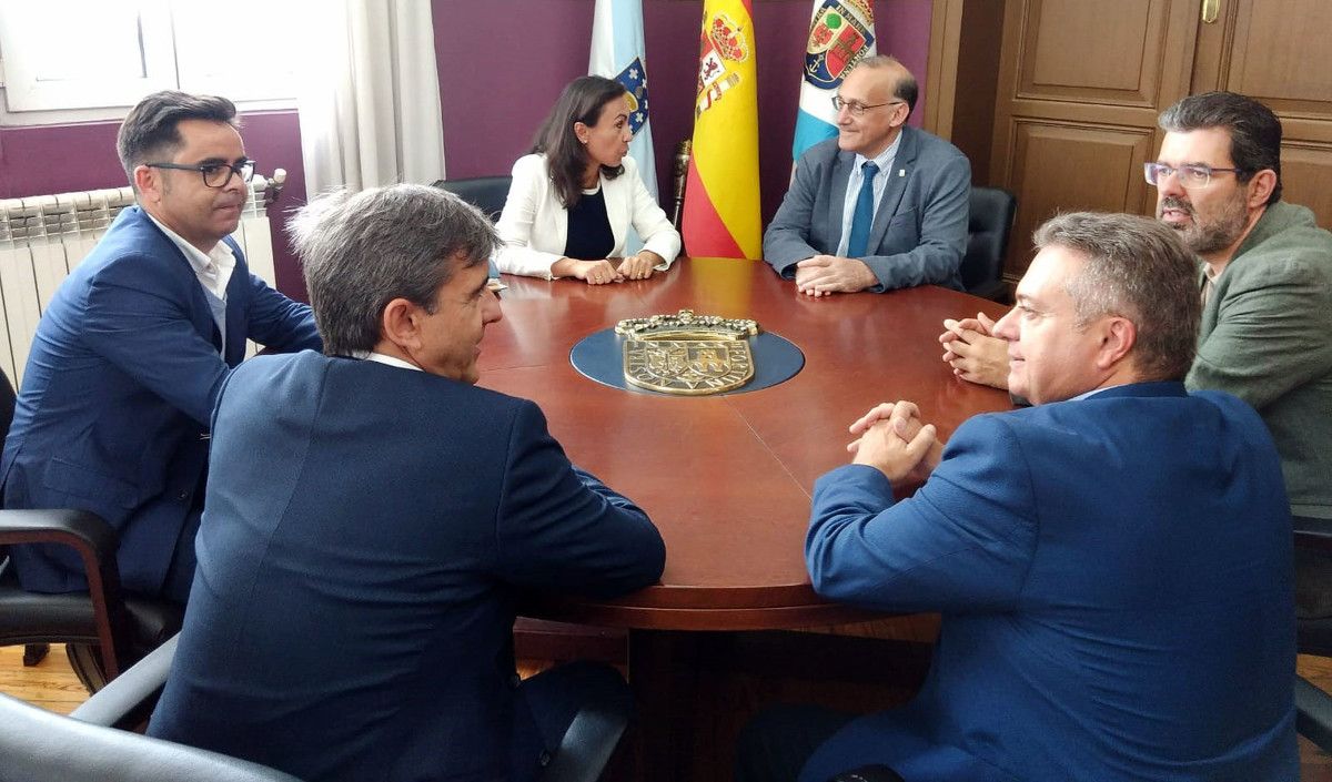 El rector de la Universidade de Vigo visitó el Concello de Marín