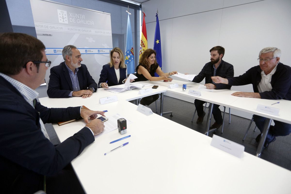 Sinatura do convenio entre a Xunta e os concellos polos incendios