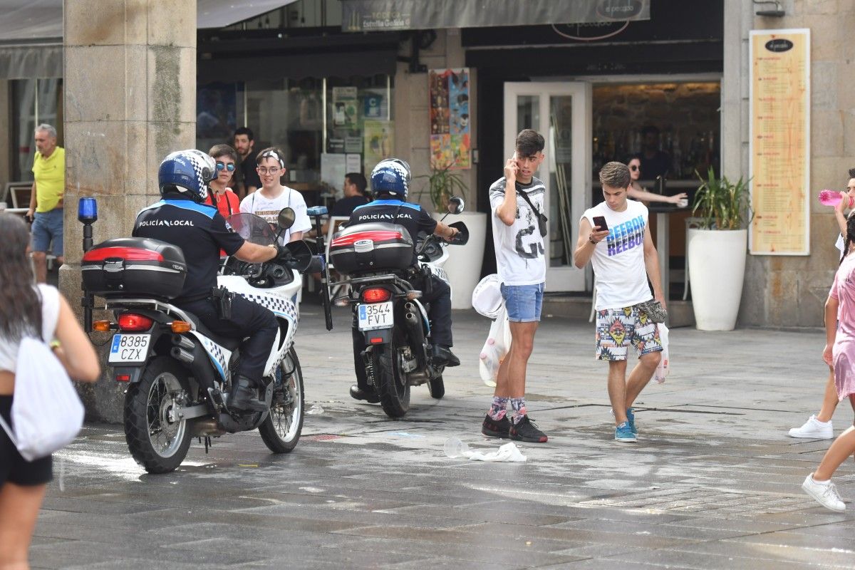 Agentes de la Policía Local en la primera jornada de peñas 2018